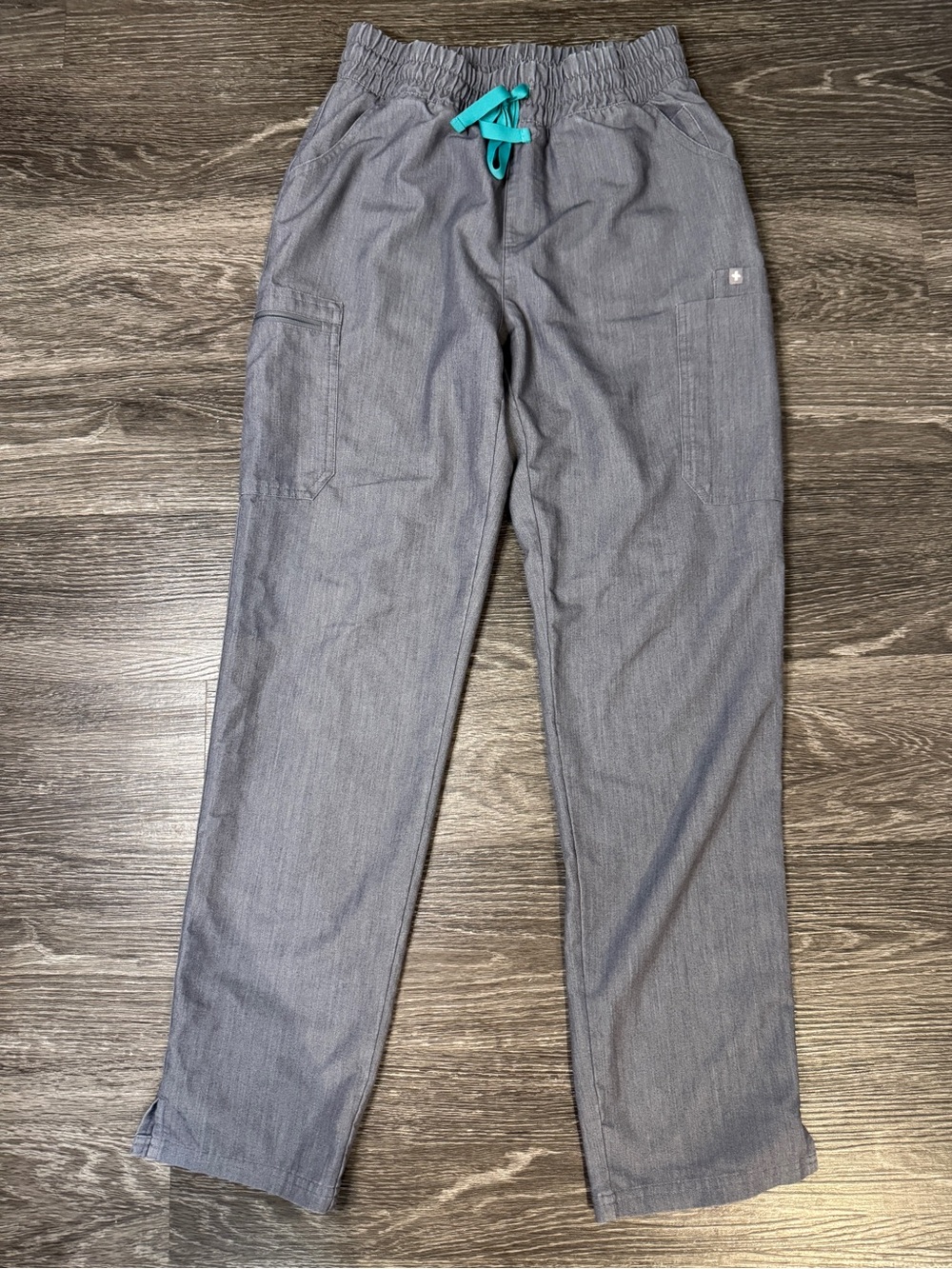 FIGS Technical Collection Gray Cargo Scrub Pants Size Small